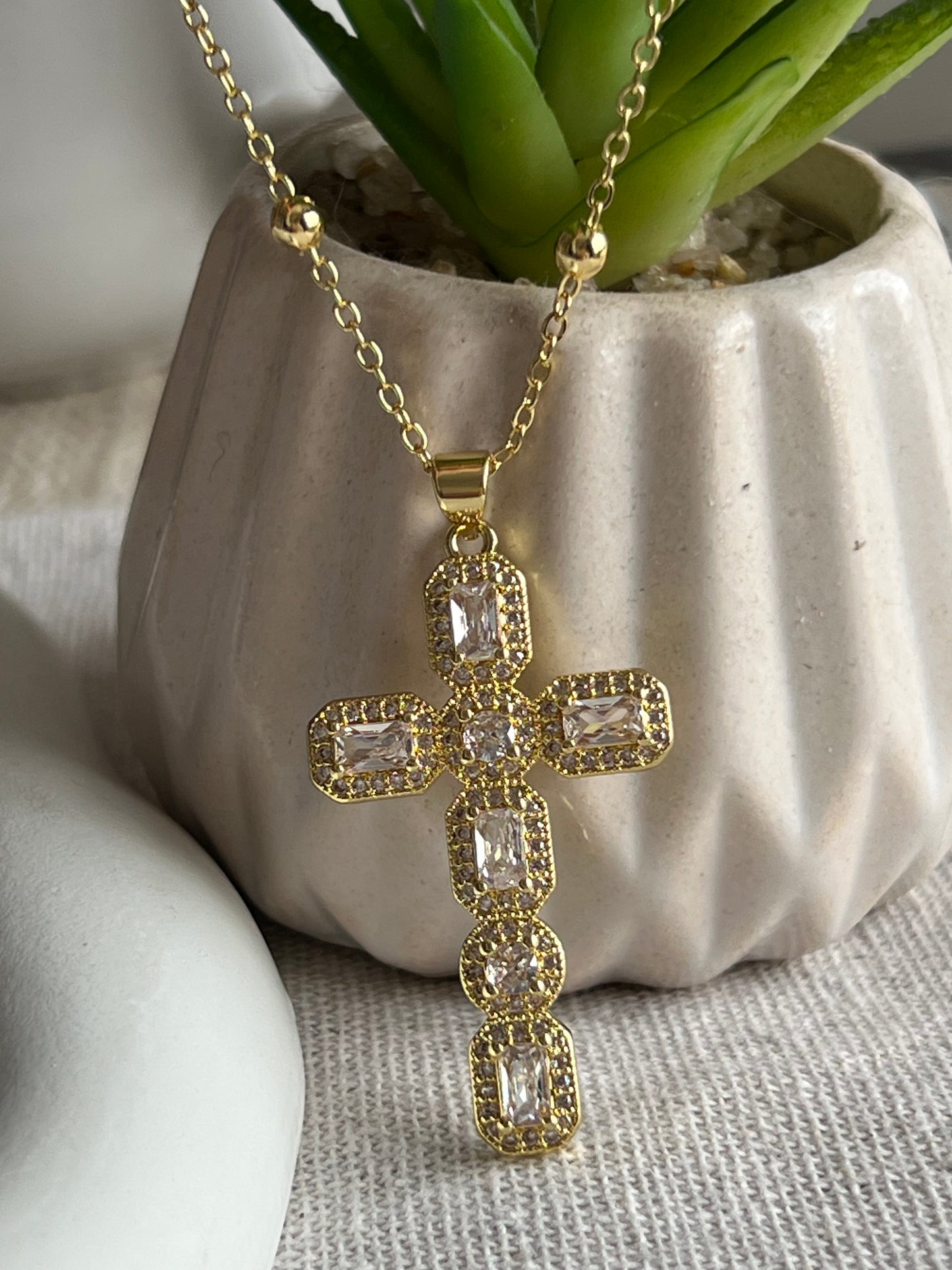 Collar Cruz Radiante