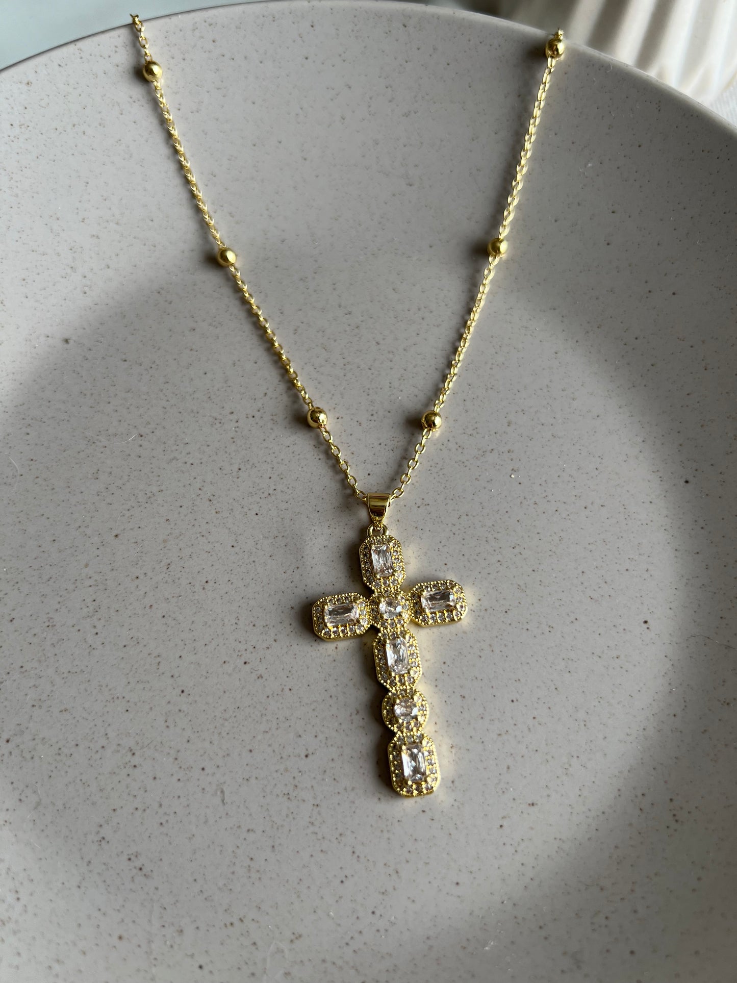 Collar Cruz Radiante