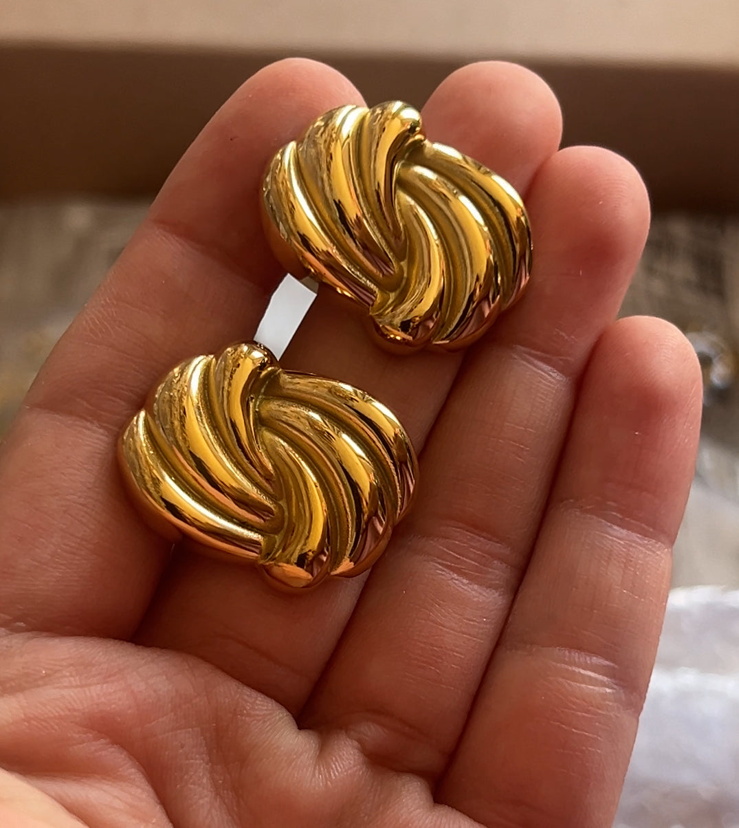 Aros Trina